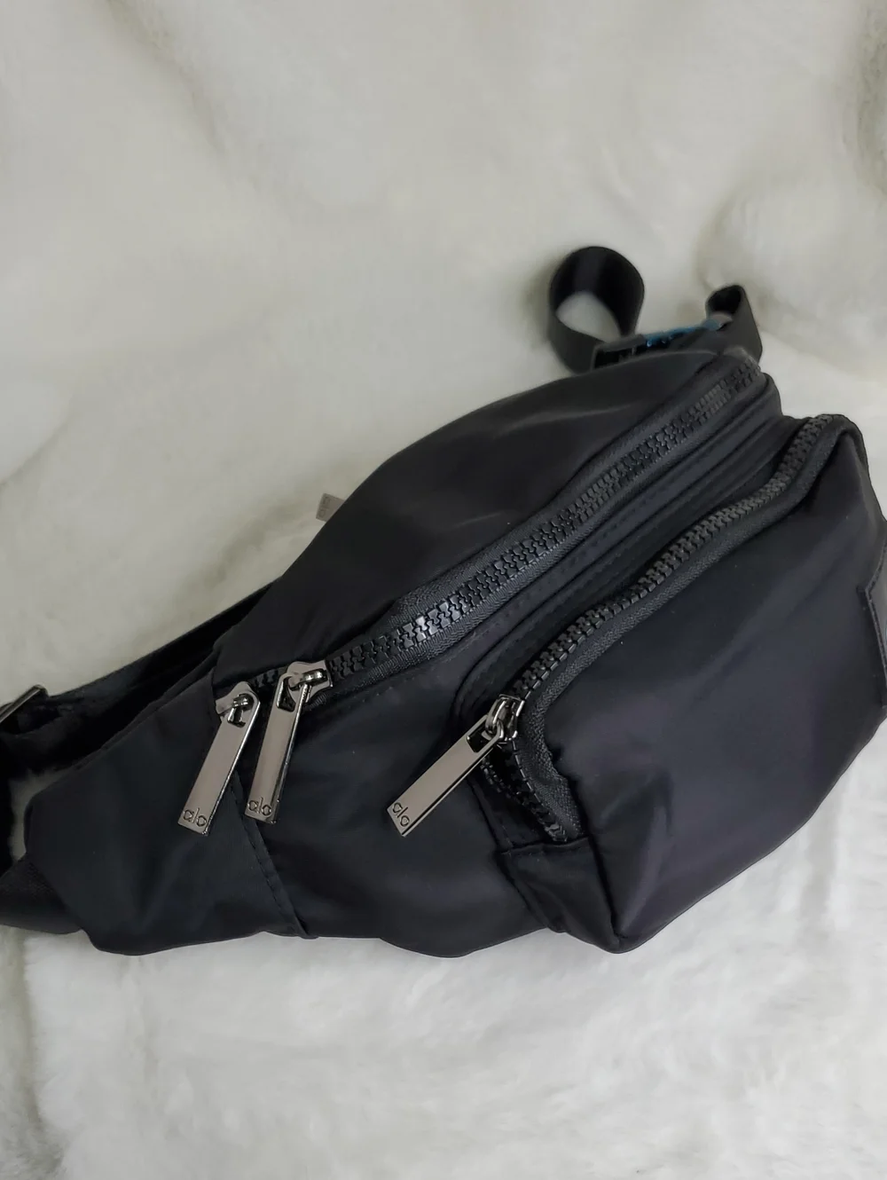 ALO Yoga Black Waist Bag - Compact Zippered Belt Pack